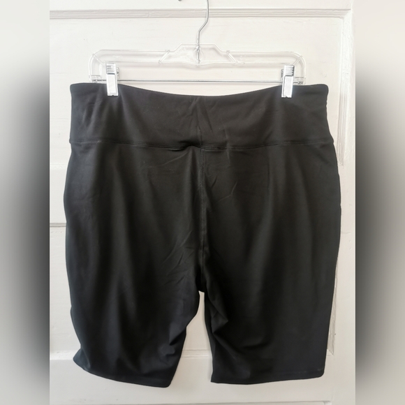 SIZE XXL (18/20) CREAM, Buttery Soft, Black Athletic Shorts NWT B58 - Picture 6 of 9